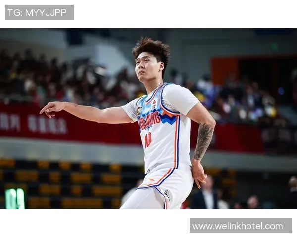 新疆男篮与同曦男篮激战正酣谁能在CBA赛场上笑到最后